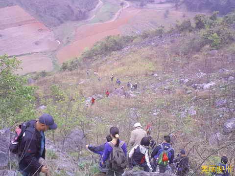 柳州周边游：迷雾中的大岩山